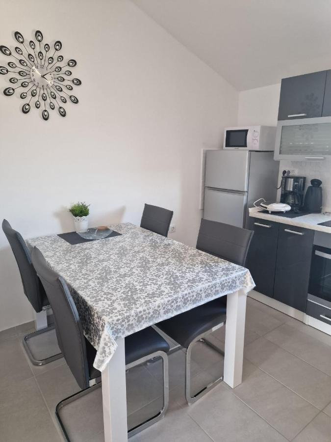 Apartmani Ivan Rtina Bagian luar foto