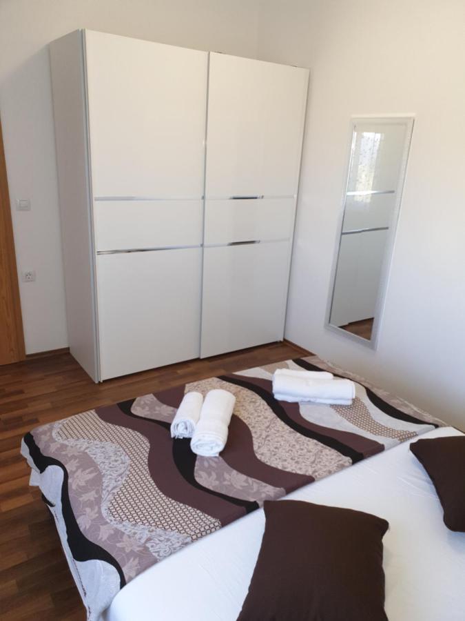 Apartmani Ivan Rtina Bagian luar foto
