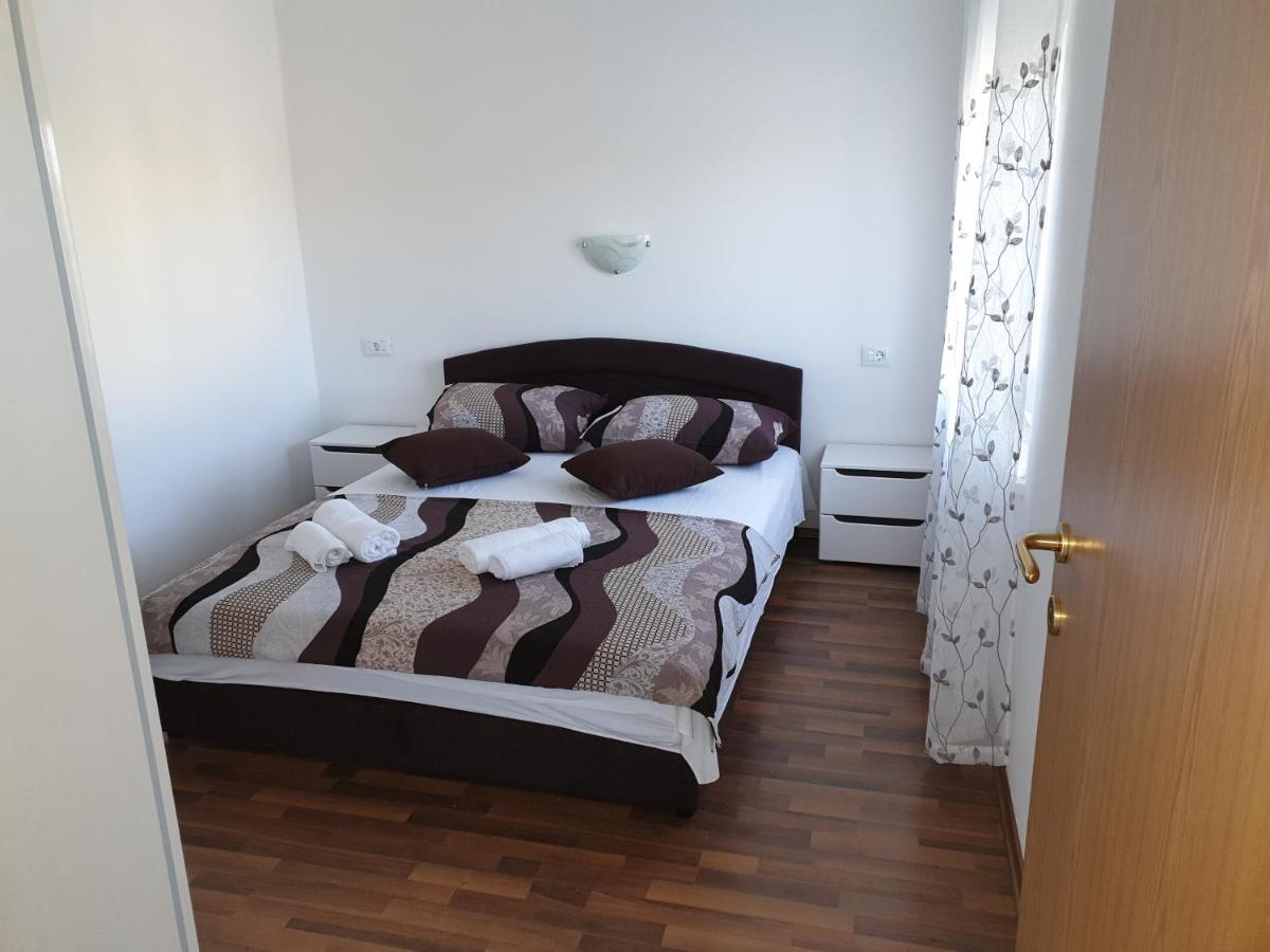 Apartmani Ivan Rtina Bagian luar foto