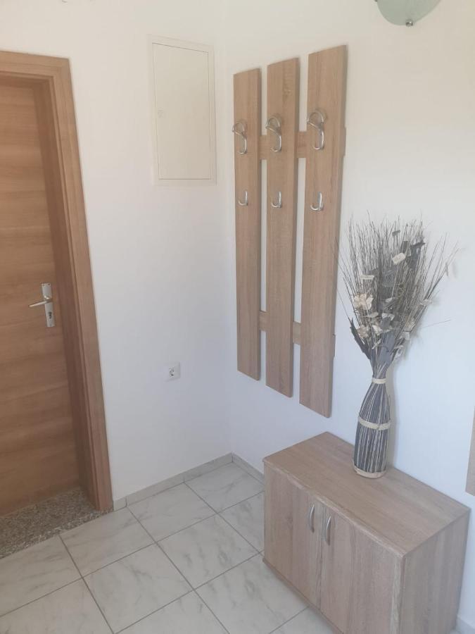 Apartmani Ivan Rtina Bagian luar foto